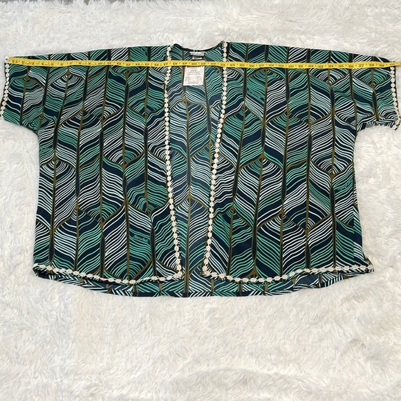 NWT Manuhealii Butterfly Kimono Lei
Hulu Dark Blue OS - Picture 4 of 6